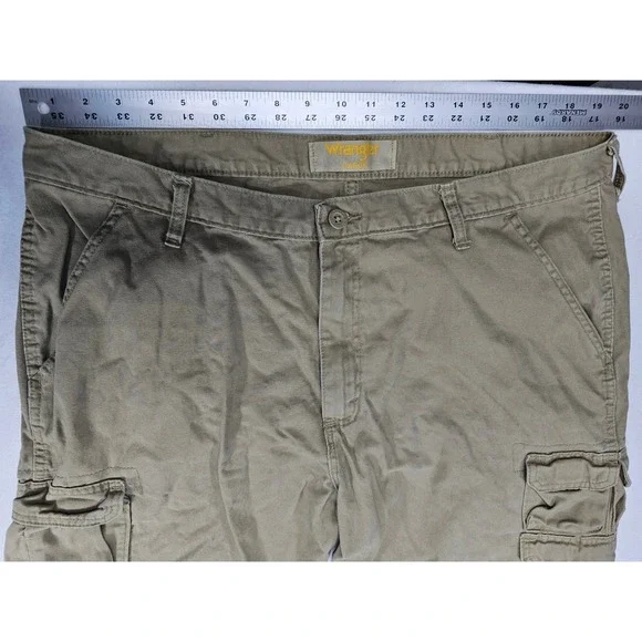 Wrangler Cargo‎ Pants Khaki Tan Mens Size 40x32 Cotton Twill Relaxed Fit - Picture 6 of 9